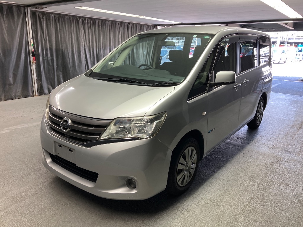 NISSAN SERENA