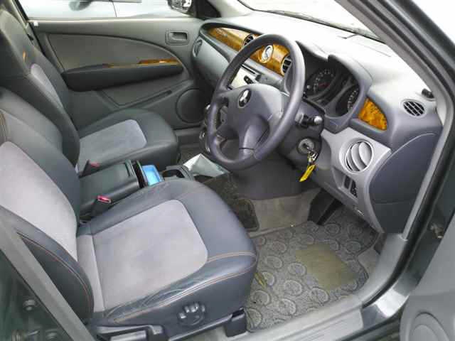 MITSUBISHI AIRTREK