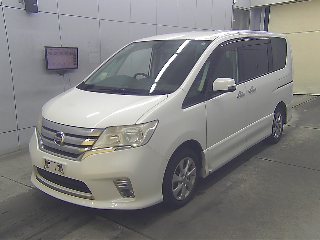 NISSAN SERENA