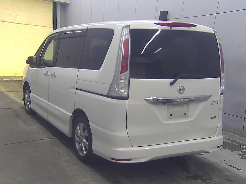 NISSAN SERENA
