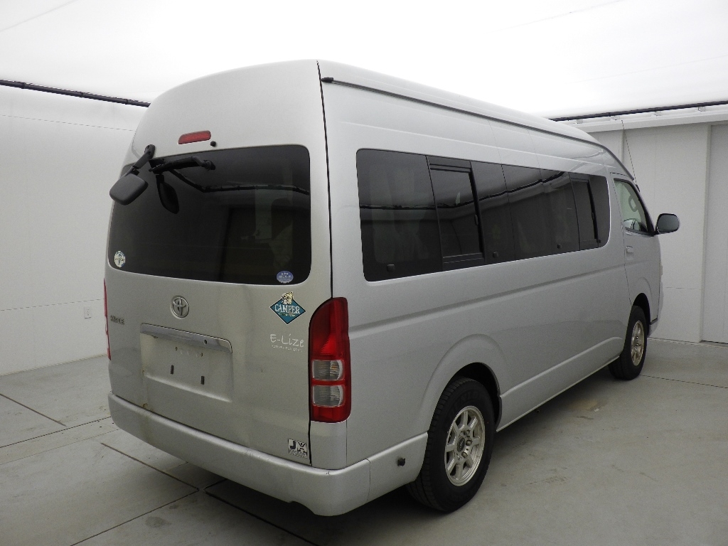 TOYOTA REGIUS ACE
