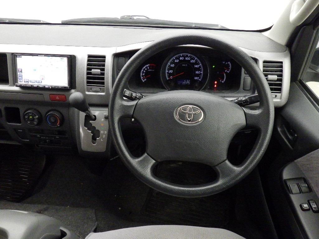TOYOTA REGIUS ACE