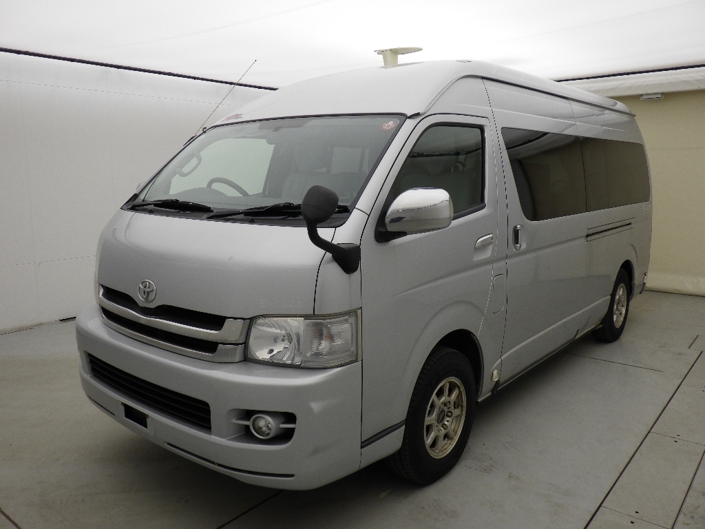 TOYOTA REGIUS ACE
