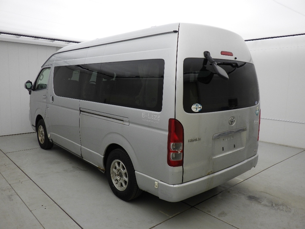 TOYOTA REGIUS ACE