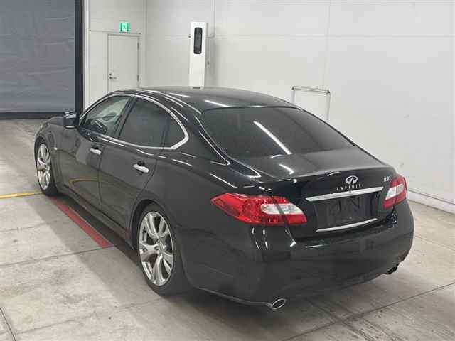 NISSAN FUGA