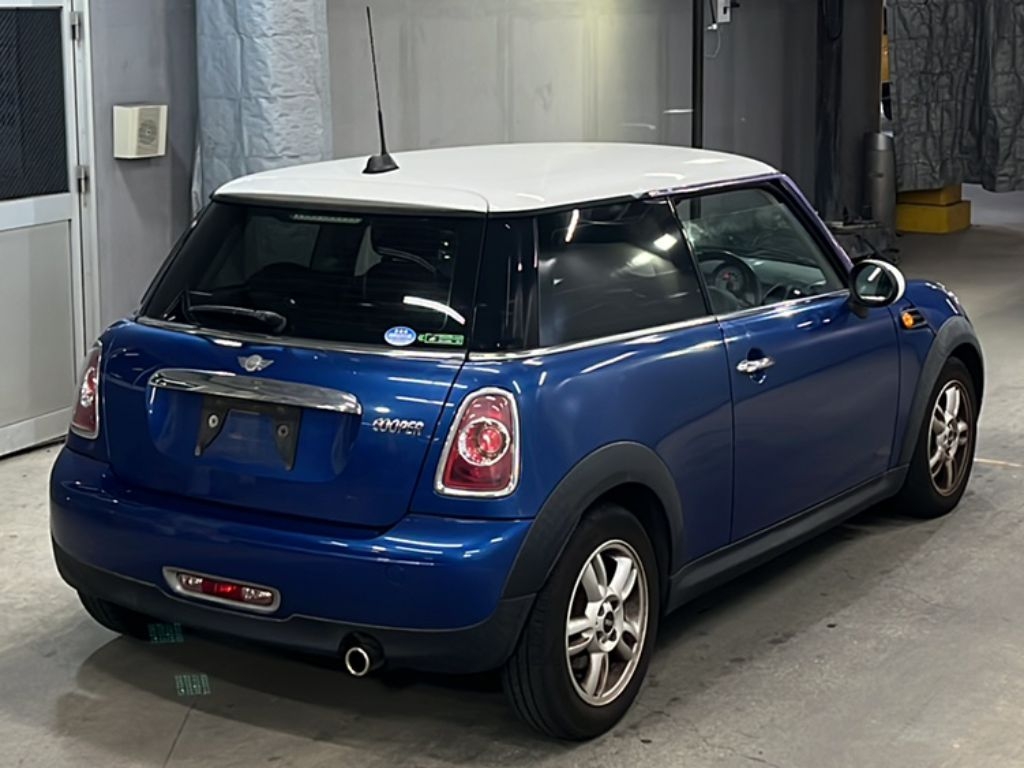 MINI HATCH