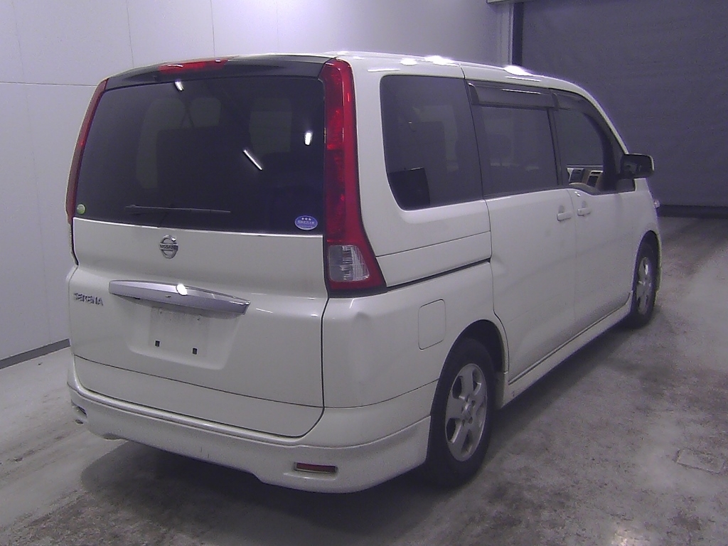 NISSAN SERENA