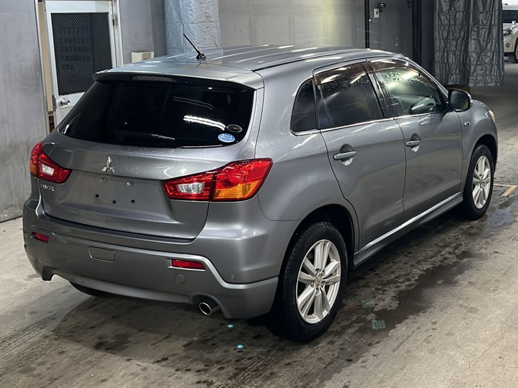 MITSUBISHI RVR