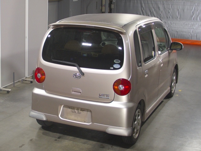 DAIHATSU MOVE LATTE