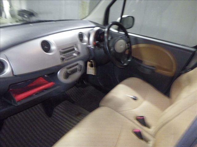DAIHATSU MOVE LATTE