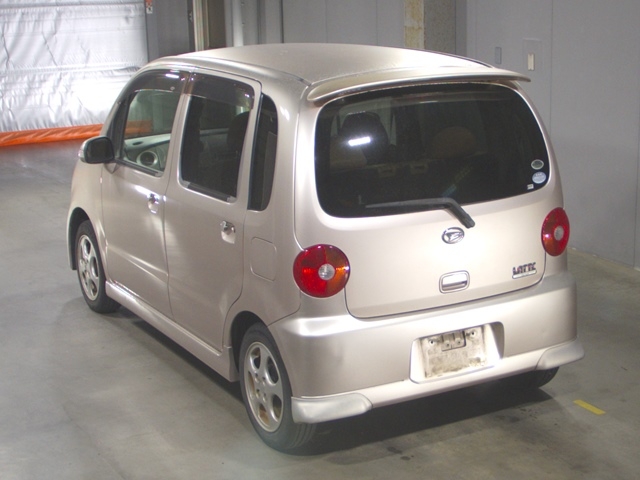 DAIHATSU MOVE LATTE