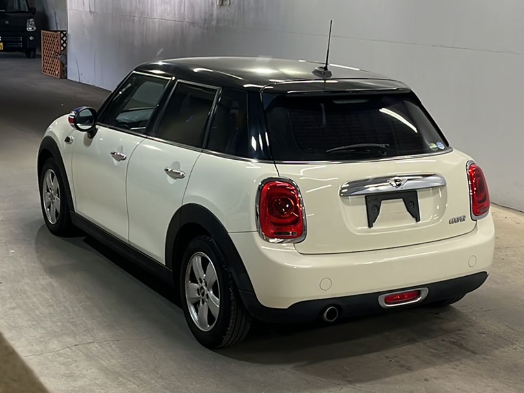 MINI HATCH