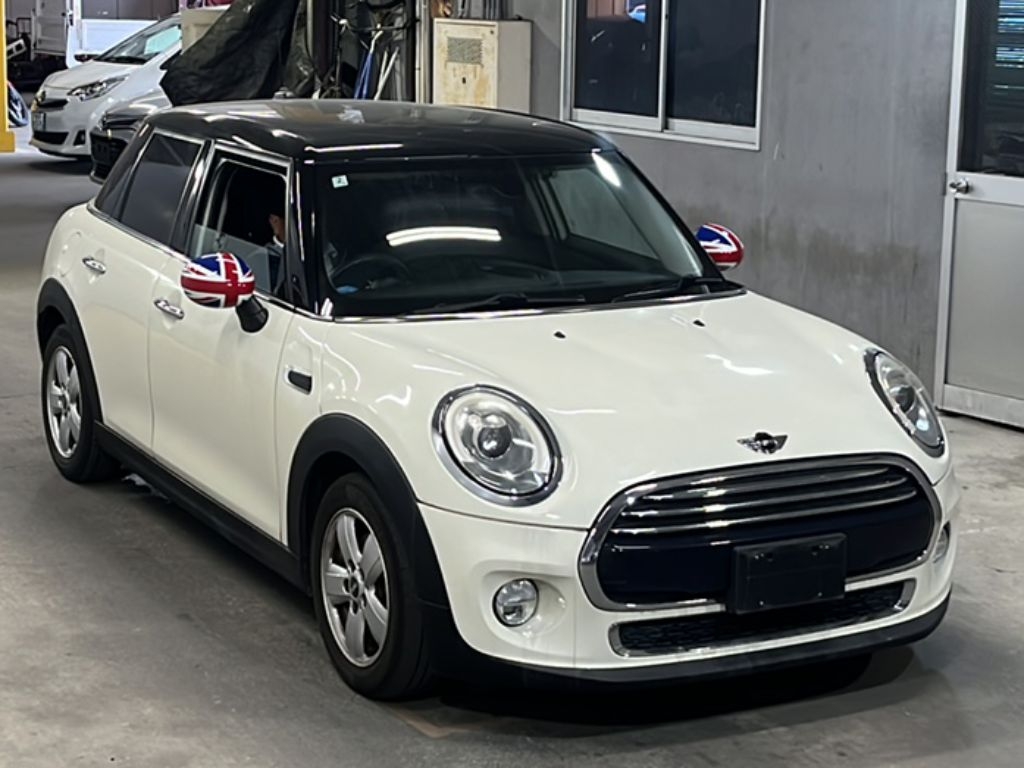 MINI HATCH
