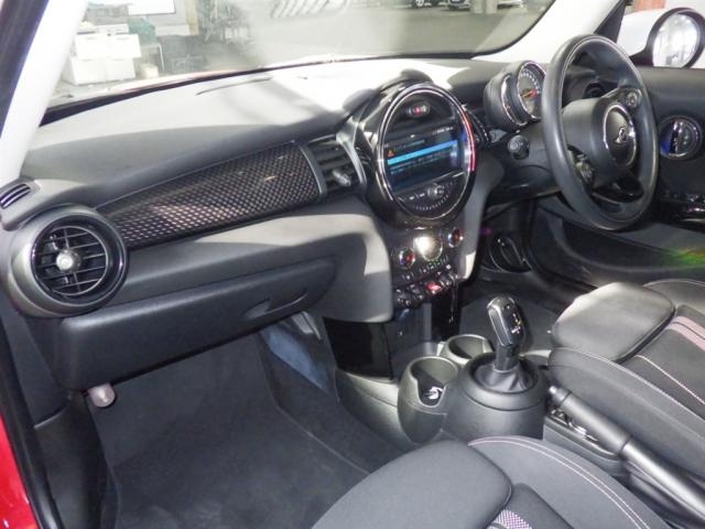 MINI HATCH