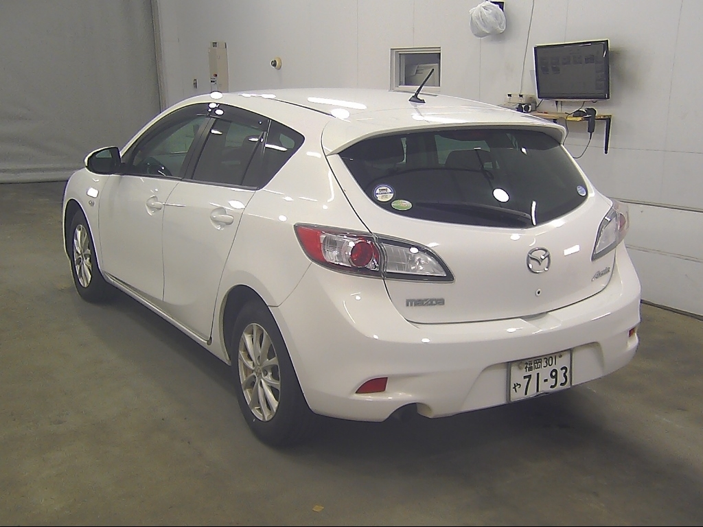 MAZDA AXELA