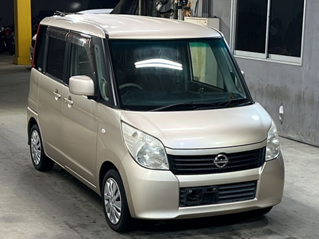 NISSAN ROOX