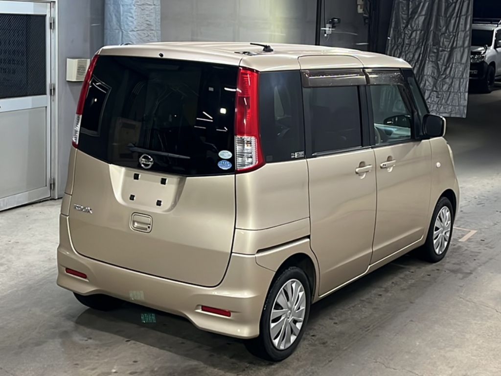 NISSAN ROOX