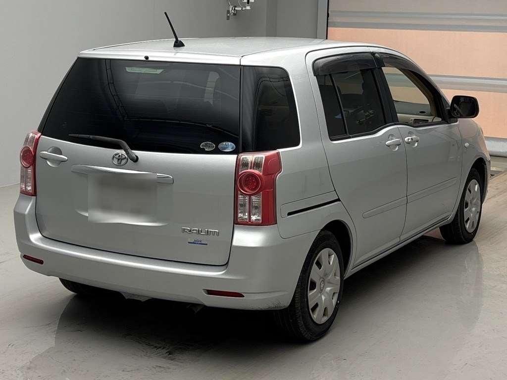 TOYOTA RAUM