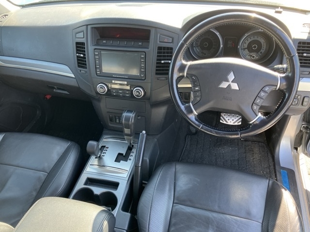 MITSUBISHI PAJERO