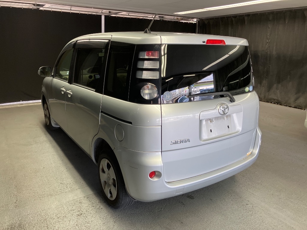 TOYOTA SIENTA