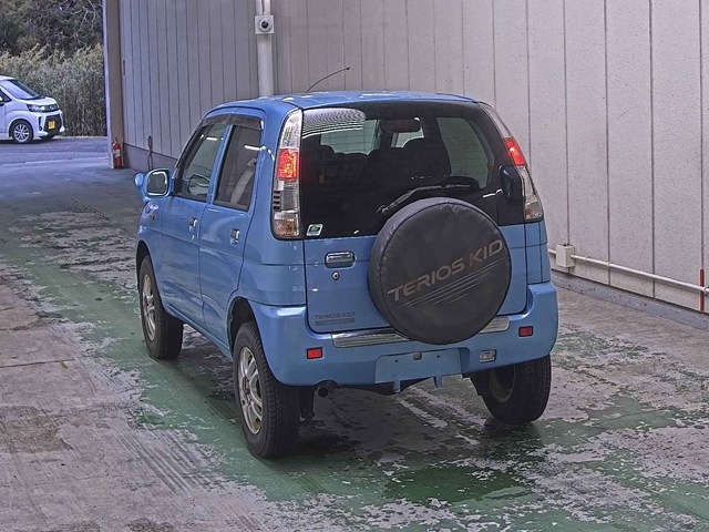 DAIHATSU TERIOS KID