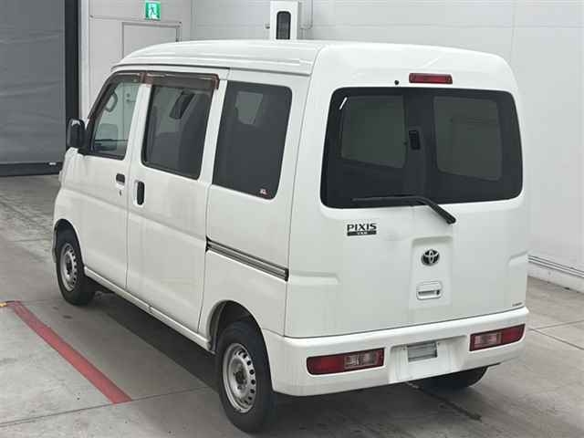 TOYOTA PIXIS VAN