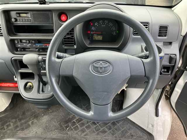 TOYOTA PIXIS VAN