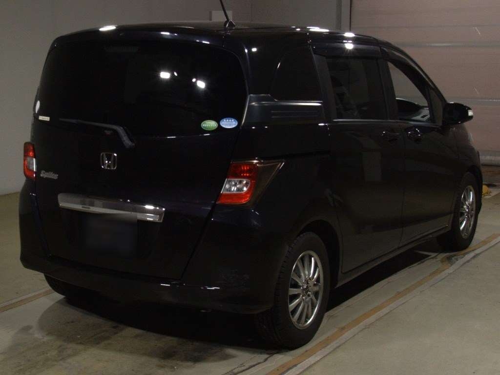 HONDA FREED SPIKE
