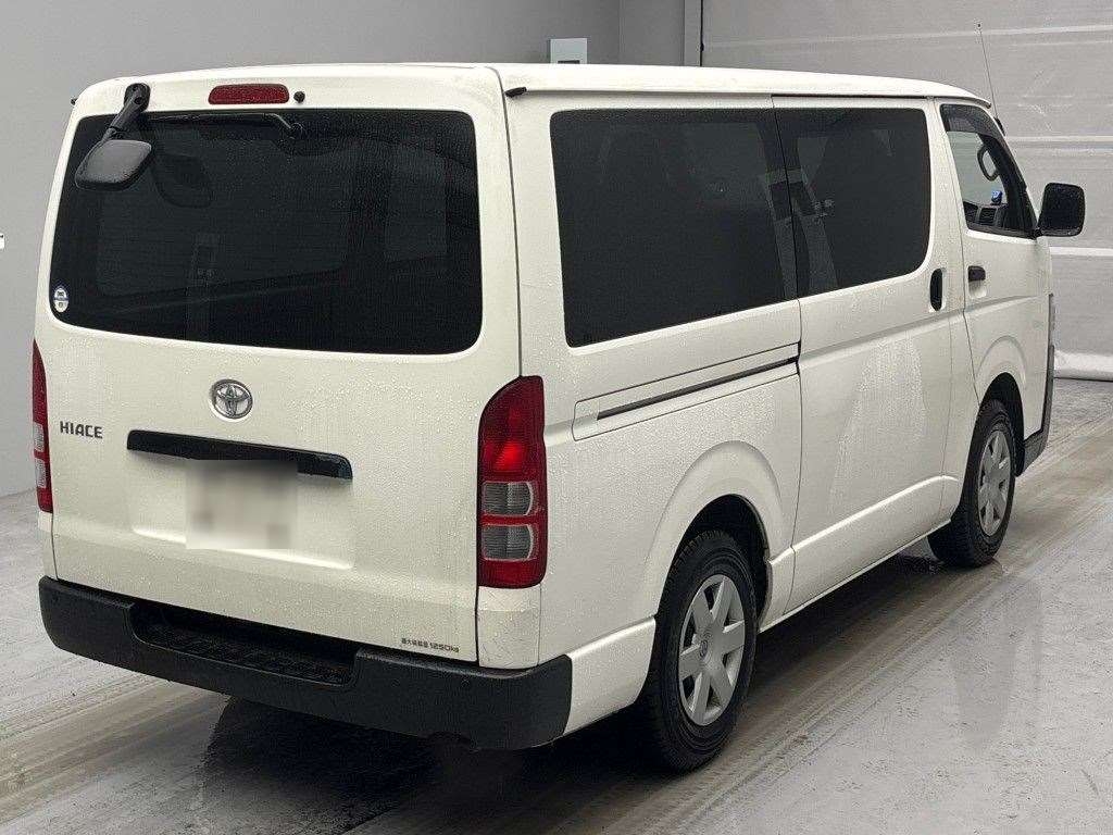 TOYOTA REGIUS ACE