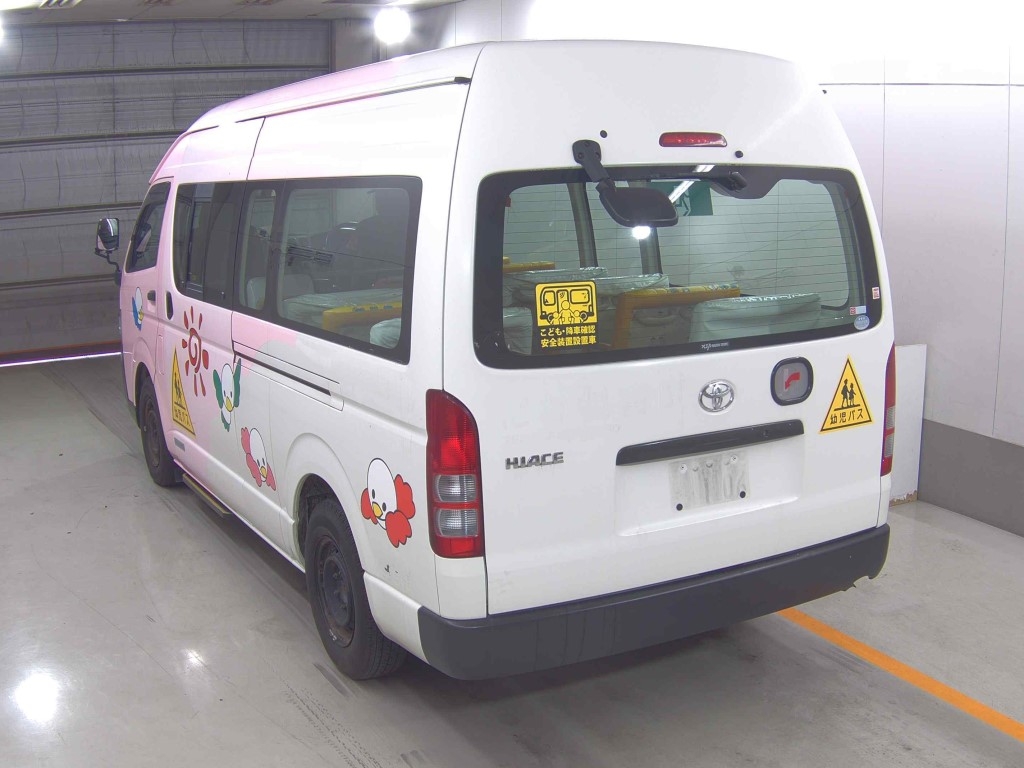 TOYOTA REGIUS ACE