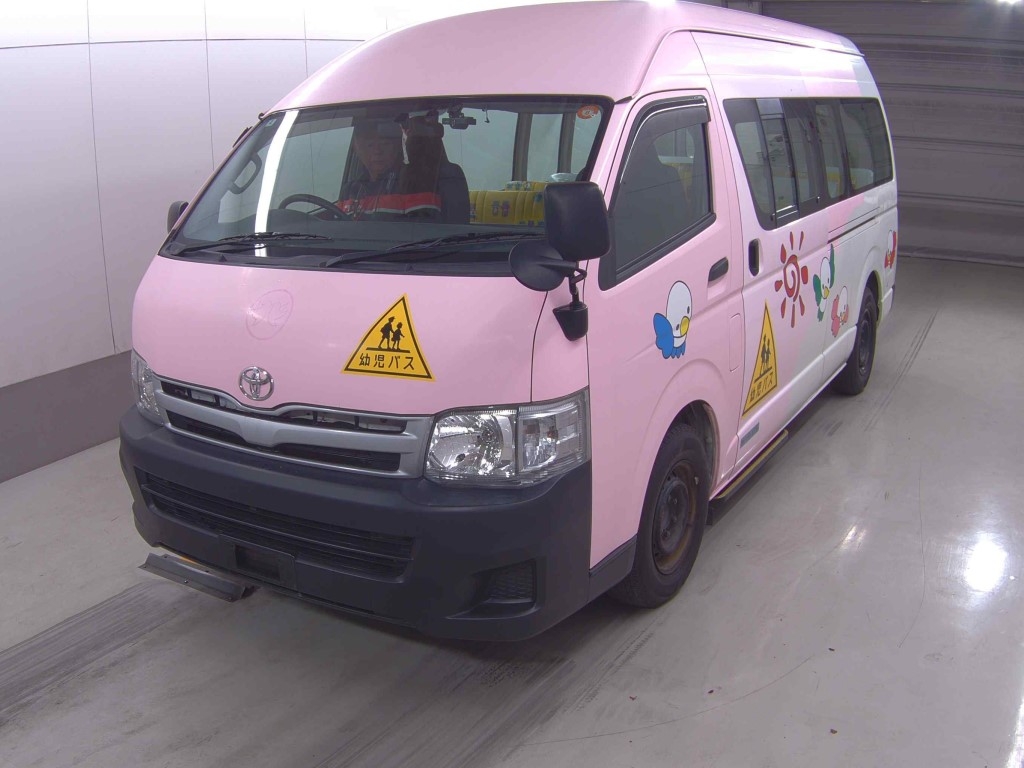 TOYOTA REGIUS ACE
