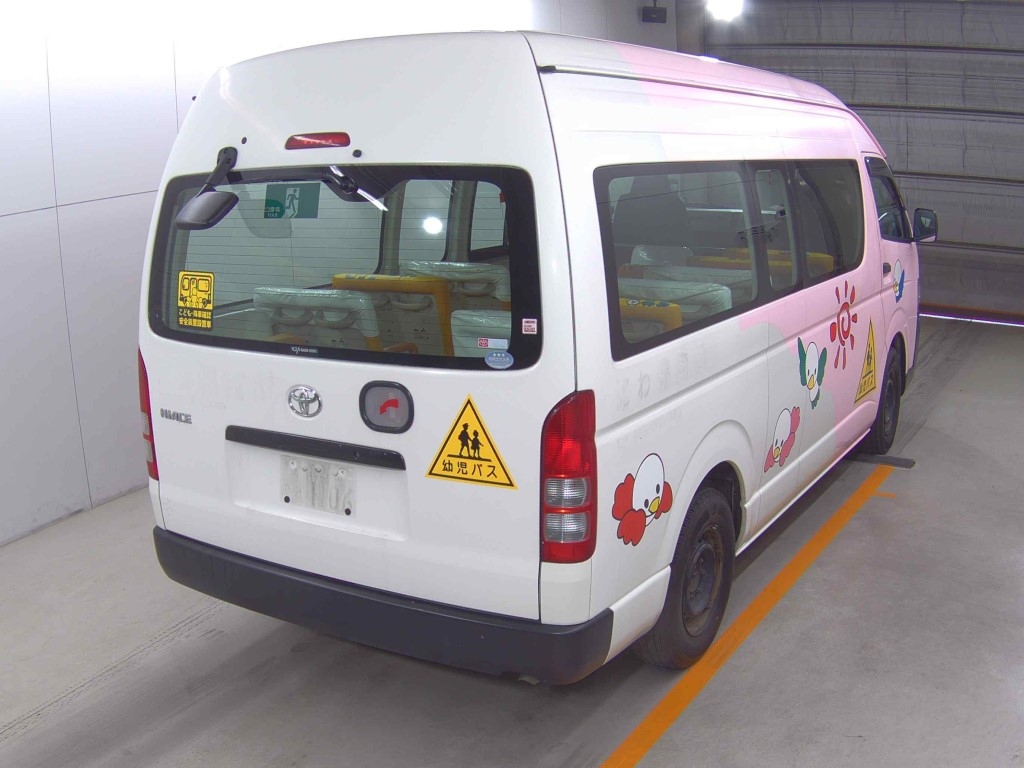 TOYOTA REGIUS ACE