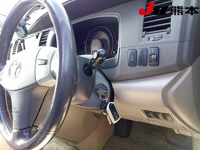 TOYOTA ISIS