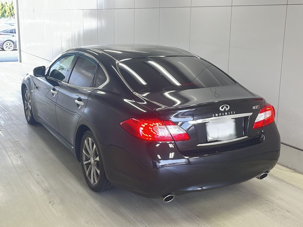 NISSAN FUGA