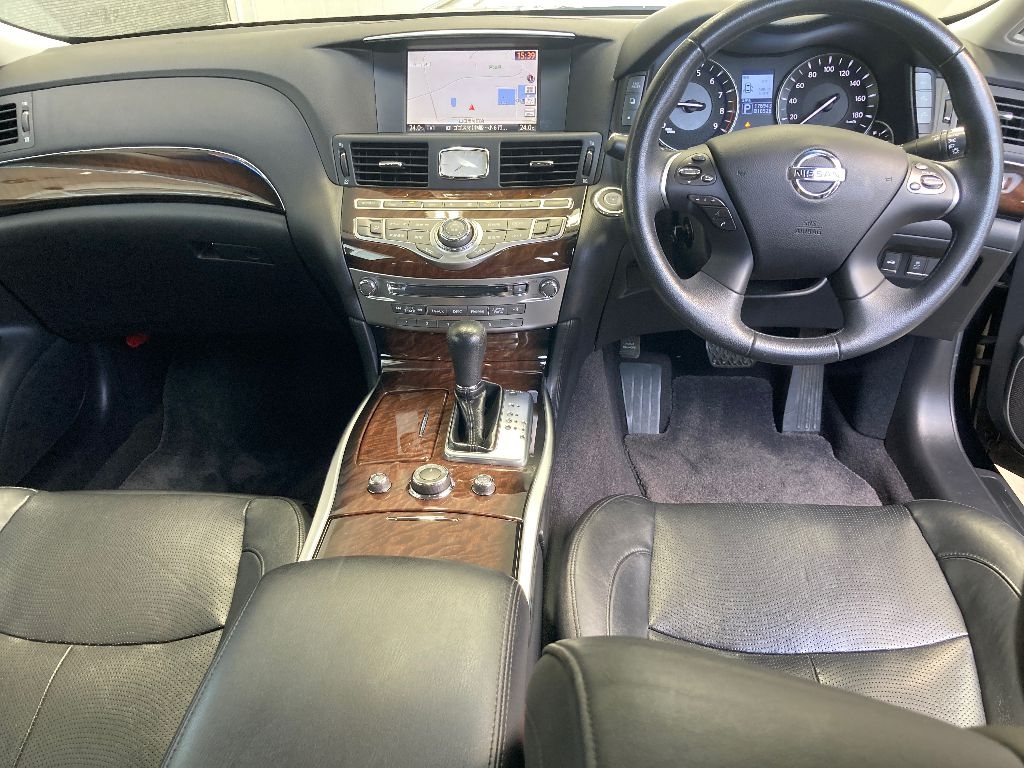 NISSAN FUGA