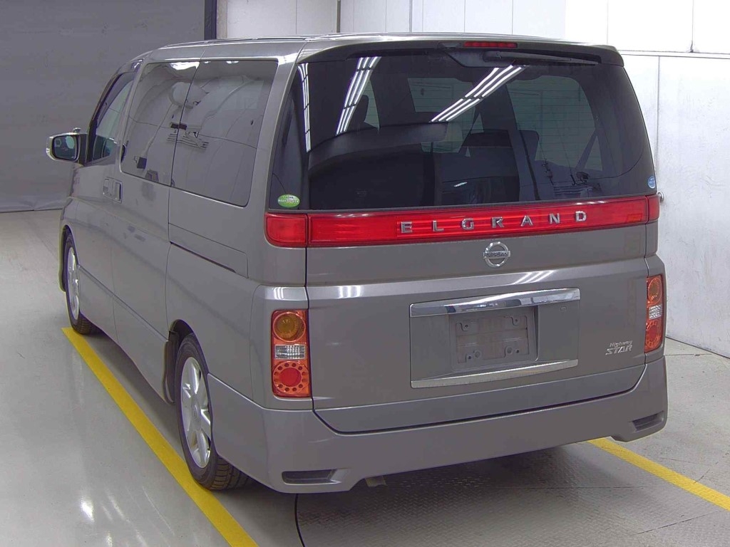 NISSAN ELGRAND