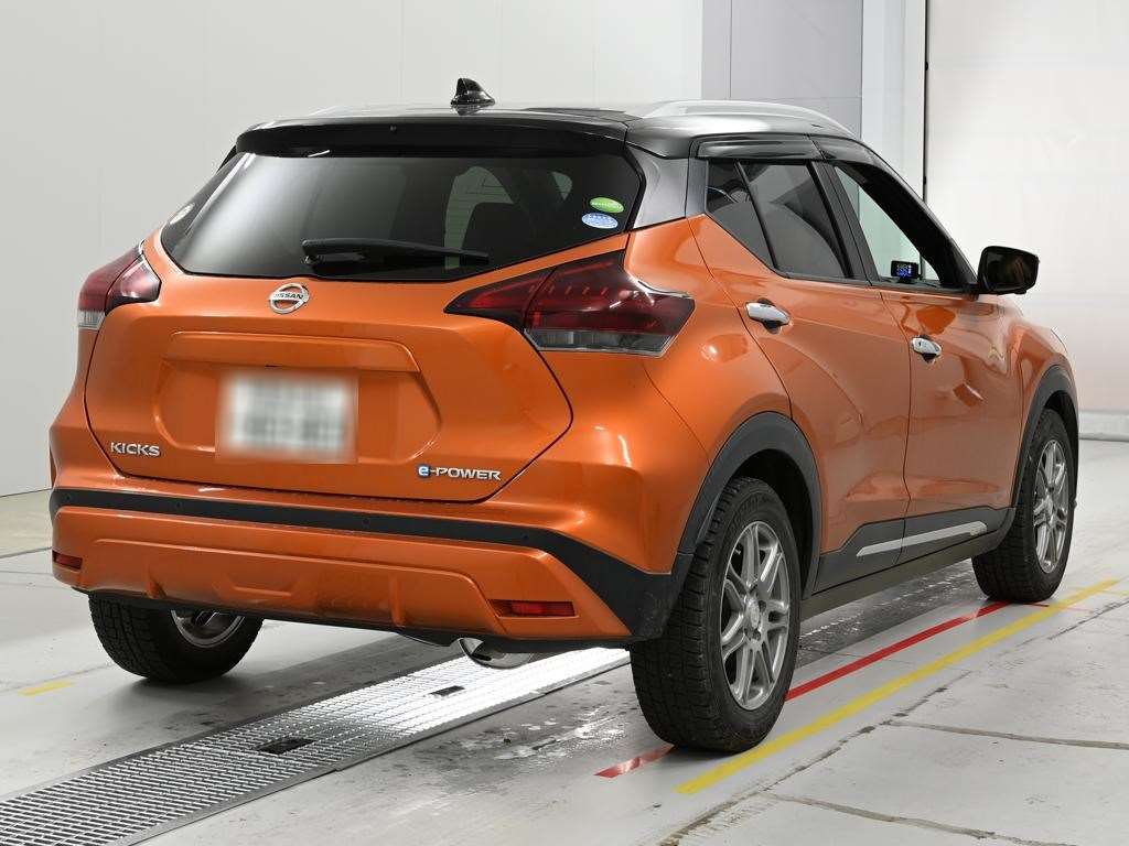 NISSAN KICKS
