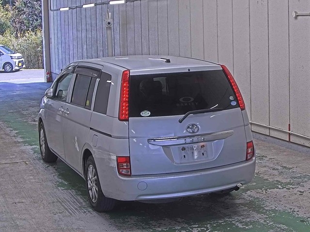 TOYOTA ISIS