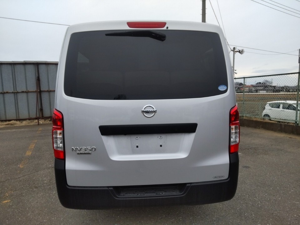NISSAN NV350 CARAVAN