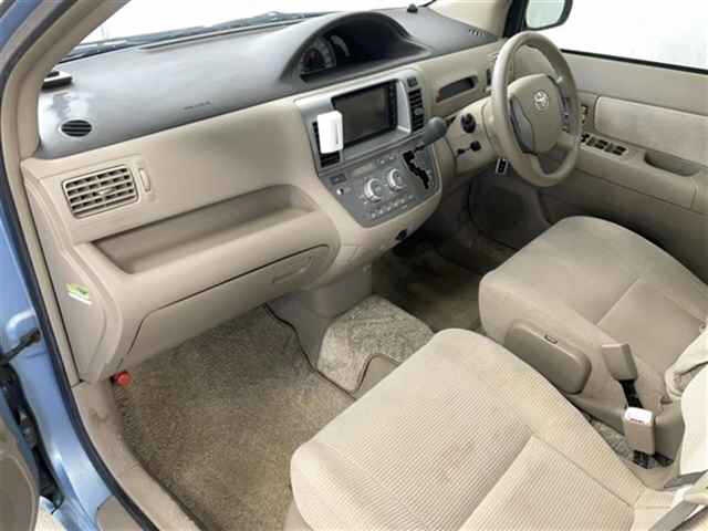 TOYOTA RAUM