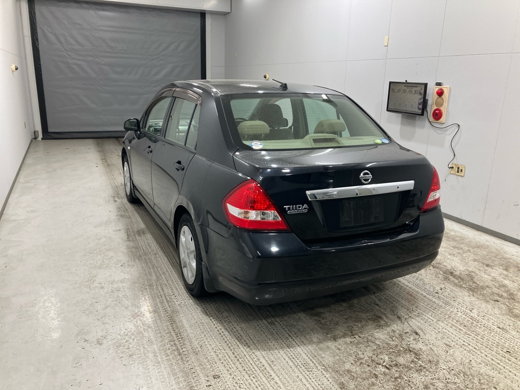 NISSAN TIIDA LATIO