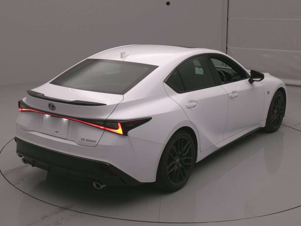 LEXUS IS300H