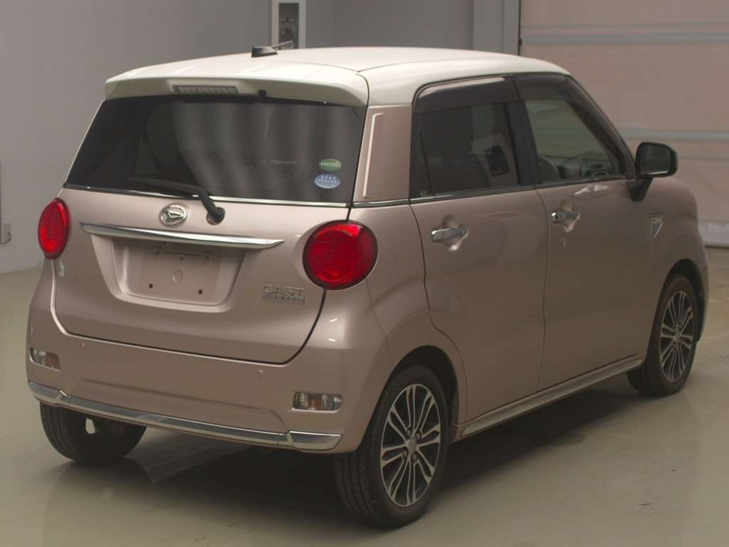 DAIHATSU CAST