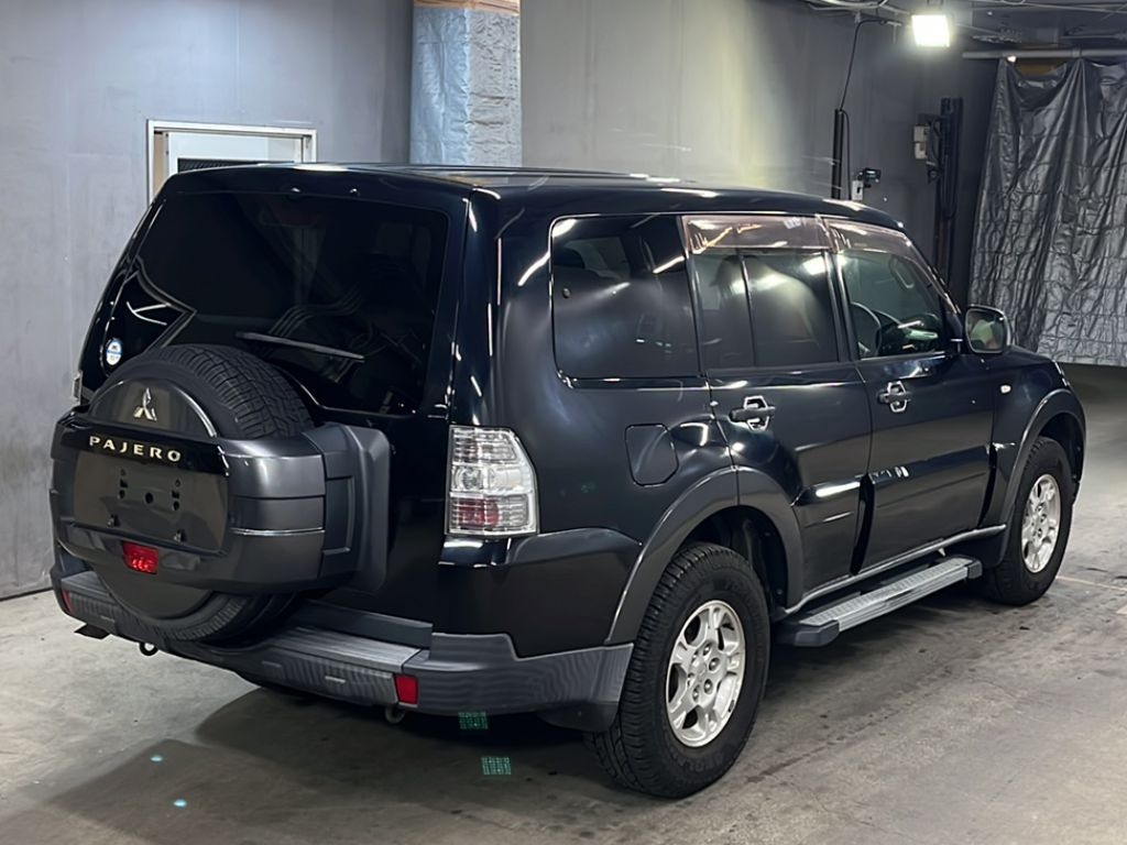 MITSUBISHI PAJERO