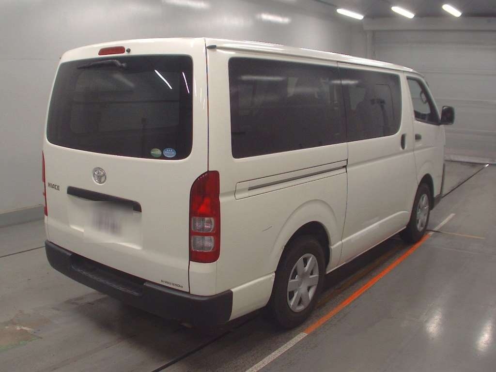 TOYOTA REGIUS ACE