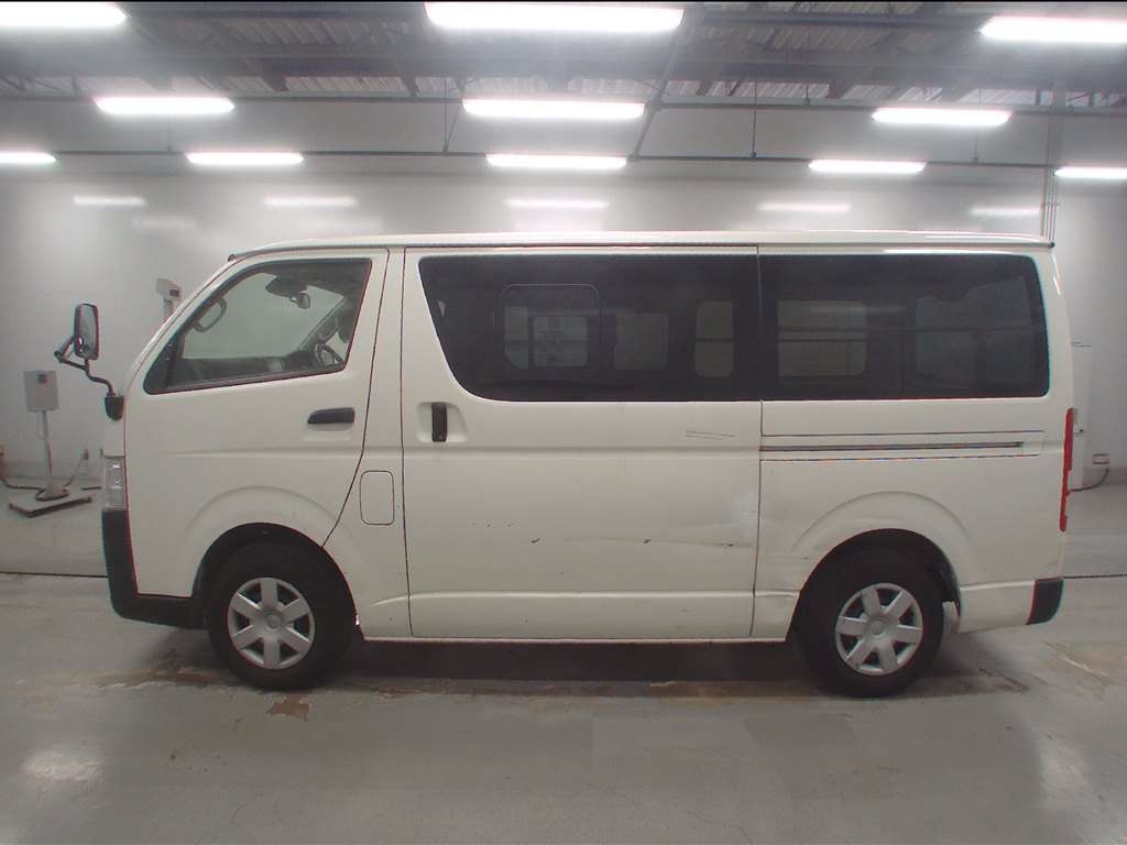 TOYOTA REGIUS ACE