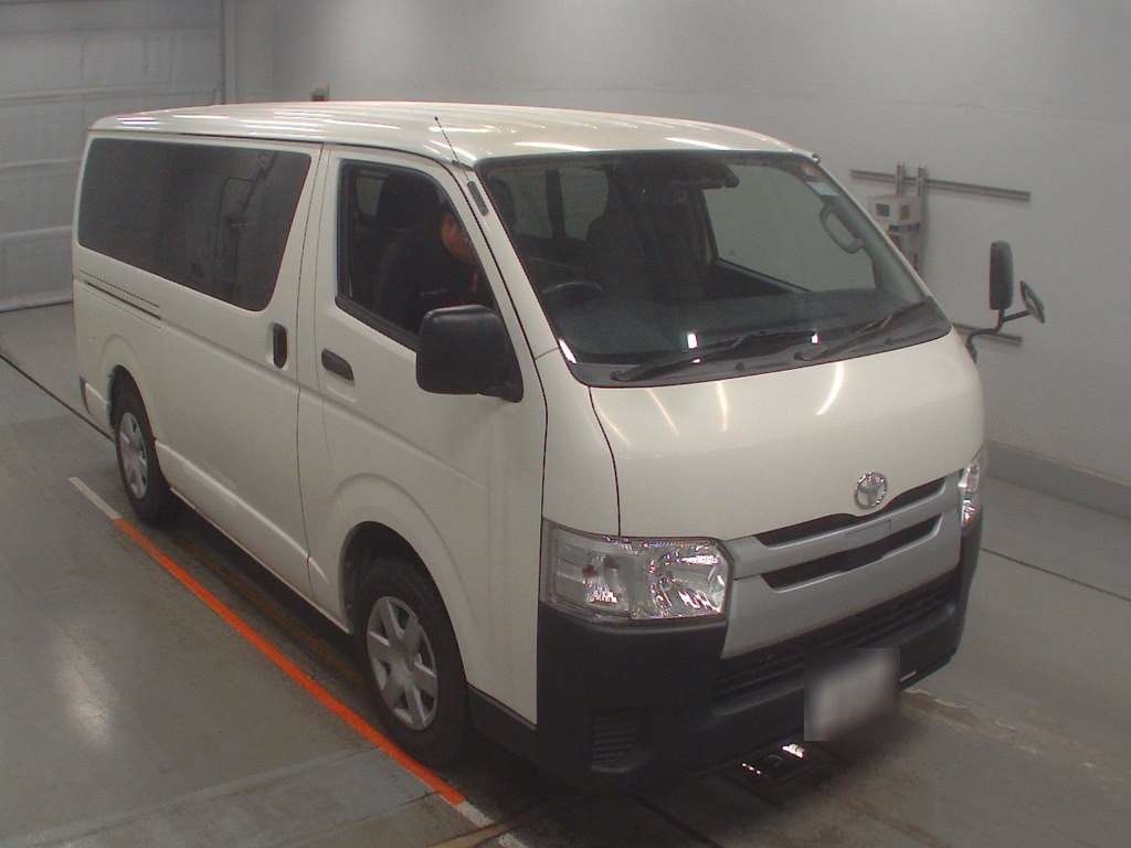 TOYOTA REGIUS ACE