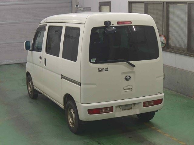 TOYOTA PIXIS VAN