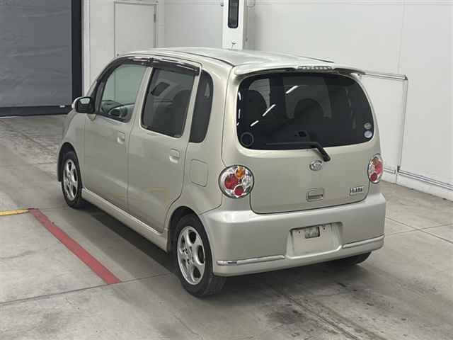 DAIHATSU MOVE LATTE