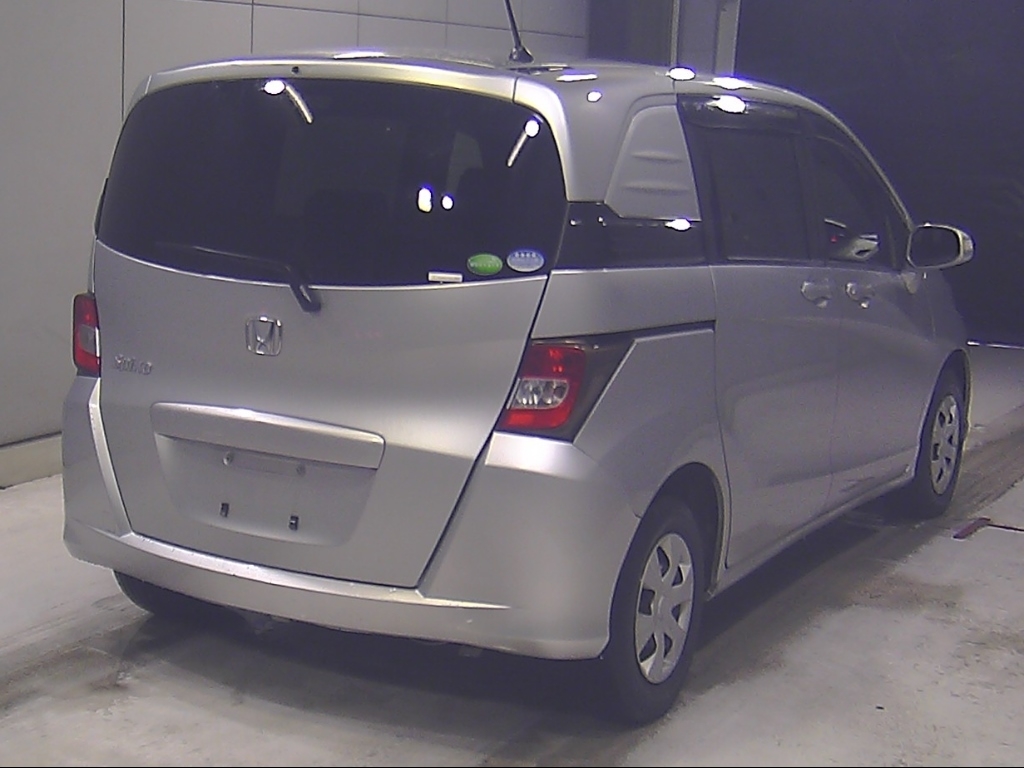 HONDA FREED SPIKE